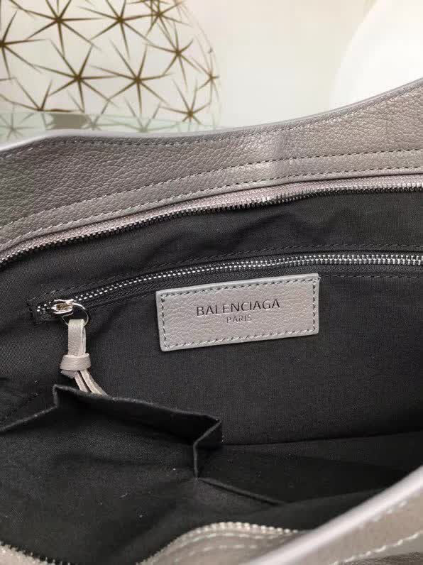 BALENCIAG巴黎世家 原單品質 經典代表作機車包 山羊皮銀邊款 可手提單肩斜跨  BL1056